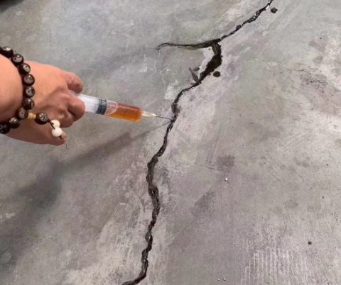 临河混凝土裂缝修补技术详解​